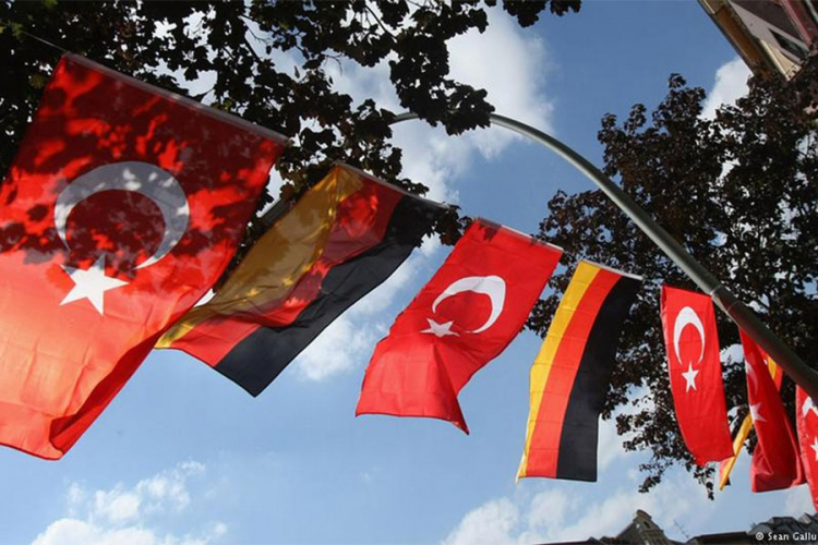 Berlin obustavio isporuke oružja Turskoj