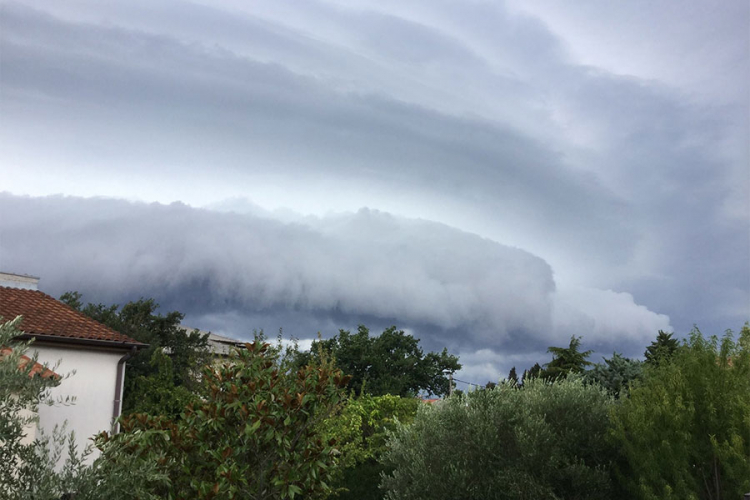 Oluja u Italiji i Istri, 6.000 udara munja