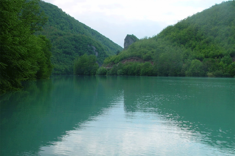 U Drinskom jezeru pronađeno beživotno tijelo žene