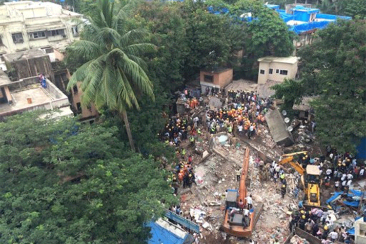 Srušila se zgrada u Indiji, zatrpano 40 ljudi