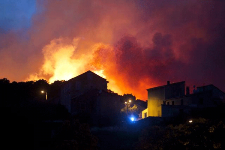Požar u Francuskoj: Evakuisano 10.000 ljudi