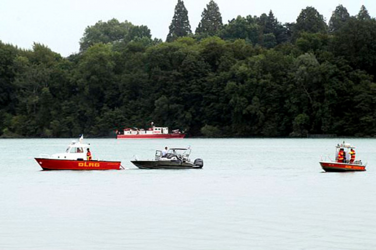 Dvoje stradalo u padu aviona u Bodensko jezero