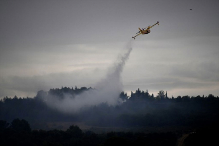 Šumski požar u Francuskoj: Evakuisano 400 osoba