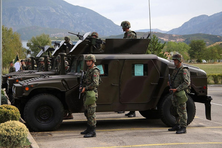 SAD poklonile Albaniji šest oklopnih vojnih vozila