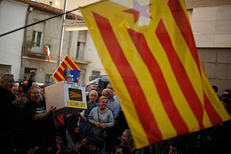 Zaplenjeni glasački listići za referendum u Kataloniji