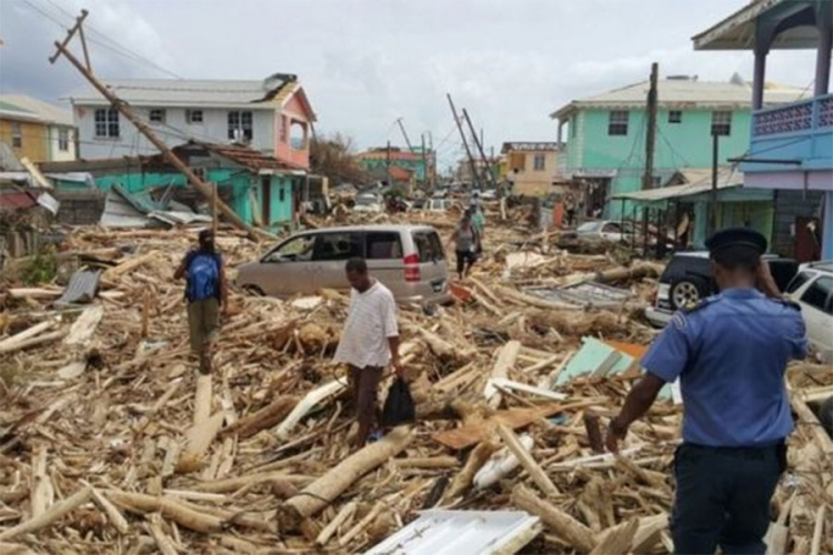 Premijer zaplakao: Uragan Marija odnio 15 života na Dominiki