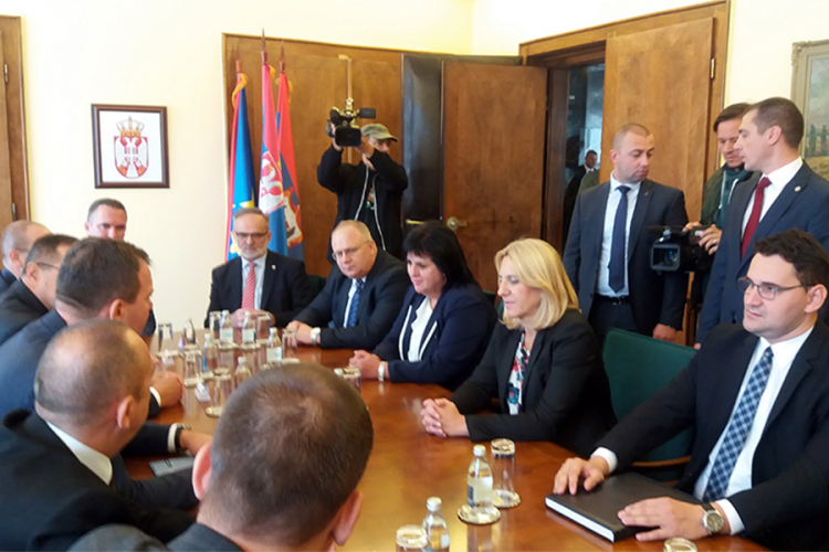 Potpisan protokol o saradnji Srpske i Vojvodine