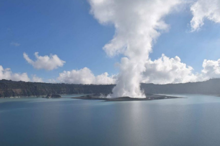 Naređena evakuacija cijelog ostrva Ambae zbog vulkana