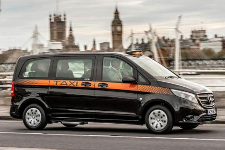 Mercedes potiskuje tradicionalni londonski taksi