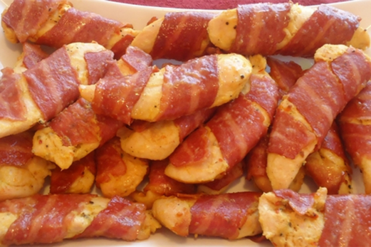 Pikantno pileće meso umotano u slaninicu