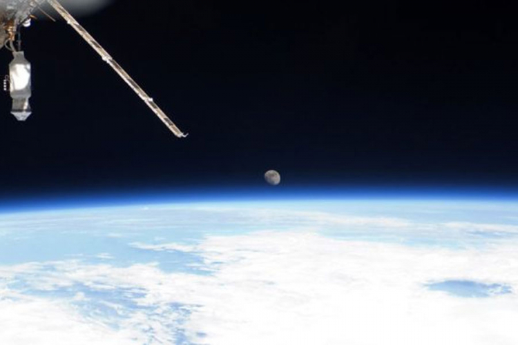 NASA pokušala da ubijedi repera da je Zemlja okrugla