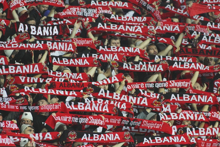 FIFA kaznila Albaniju zbog nacionalistčkog skandiranja navijača