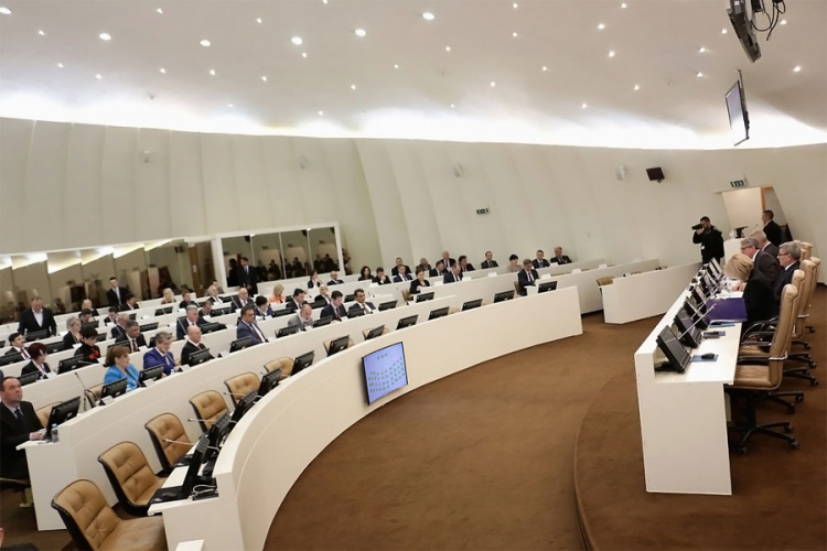 Parlament BiH: Izjednačiti plate članovima komisije za razmatranje žalbi
