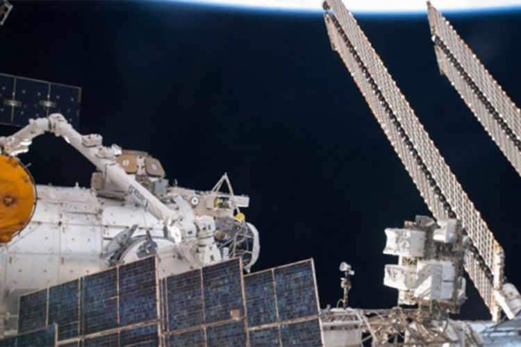 Astonauti podmazuju robotsku šaku na ISS
