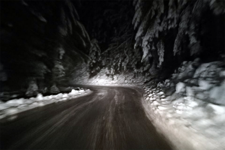 Naučite kako sigurno voziti u zimskim uslovima