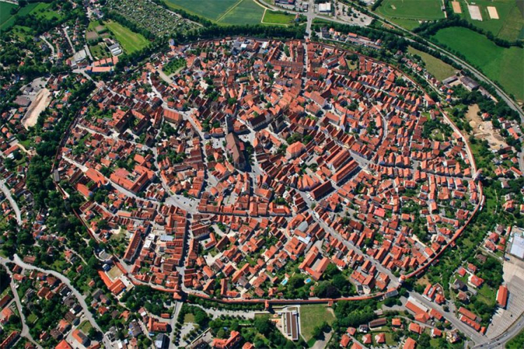 Ovaj bavarski gradić leži na 72.000 tona dijamanata