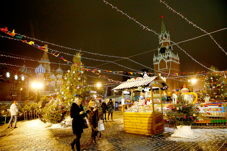 Moskva osvjetljena i ukrašena pred Novu godinu