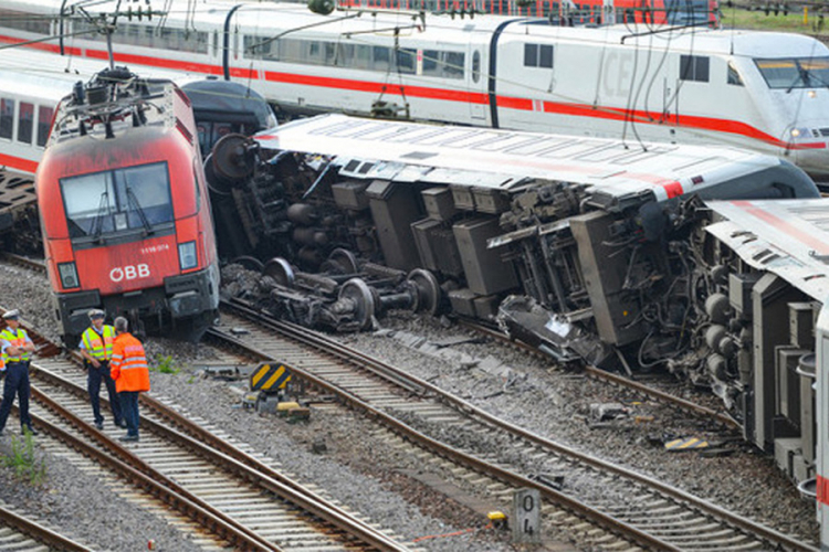Sudar vozova u Njemačkoj, povrijeđeno 50 osoba