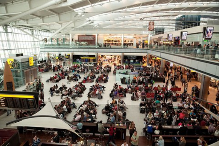 Hiljade putnika blokirano na aerodromu u Londonu