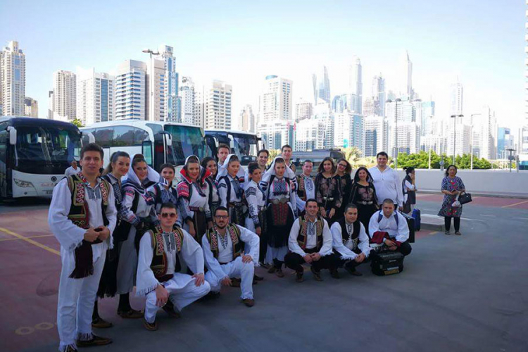 "Veselin Masleša" u Dubaiju i Abu Dabiju: Krajiške igre plesali i Arapi