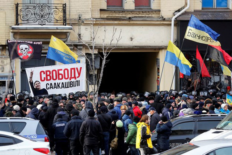Sakašvili pušten, hiljade ljudi traži Porošenkovu ostavku