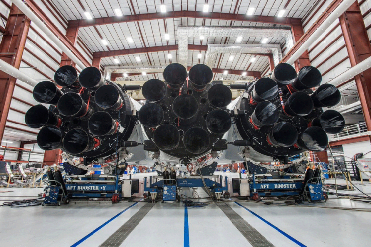 Elon Mask otkrio izgled rakete Falcon Heavy uoči prvog lansiranja