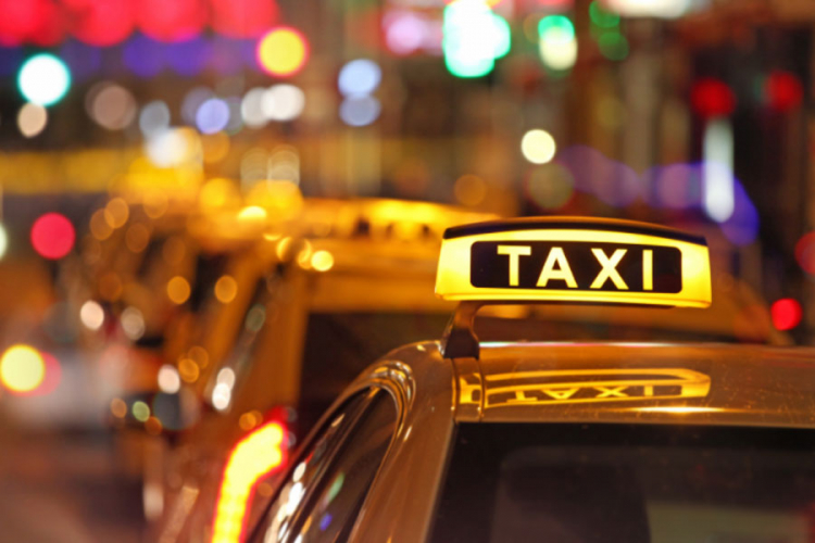 Vrhunac pijanstva: Putnik zaspao u taksiju i proputovao 600 km