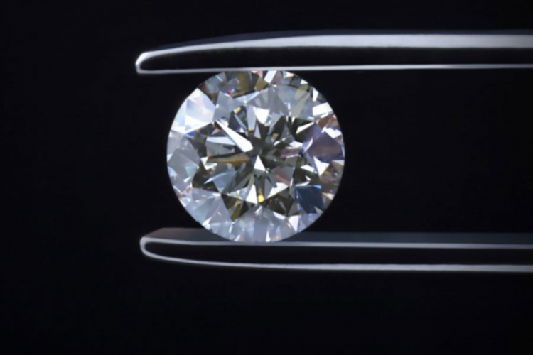 Dijamantne baterije moći će da napajaju strujom 5.730 godina?