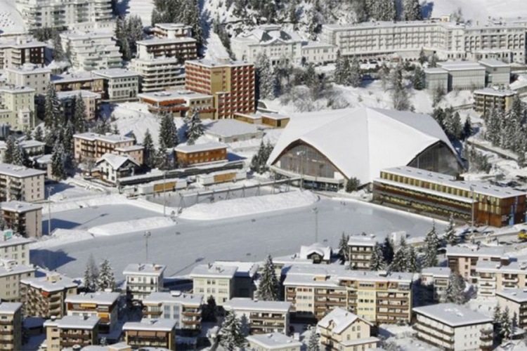 Velike snježne padavine u Davosu tokom okupljanja svjetskih lidera