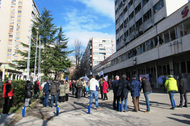 U Tuzli četvrta godišnjica februarskih protesta