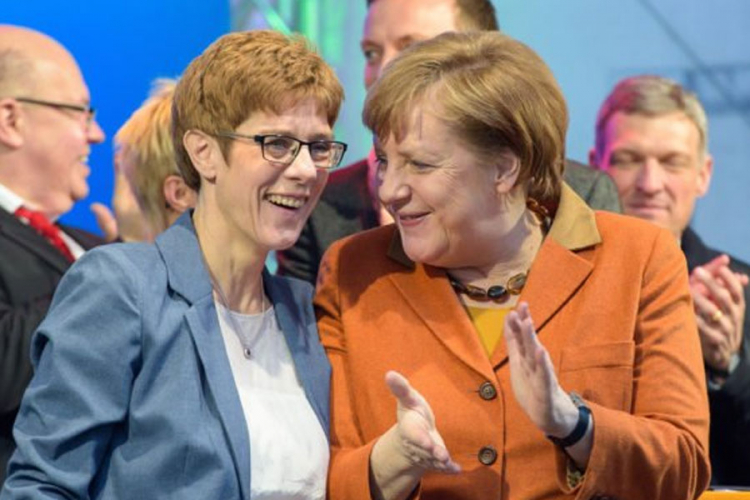 Merkelova priprema nasljednicu?
