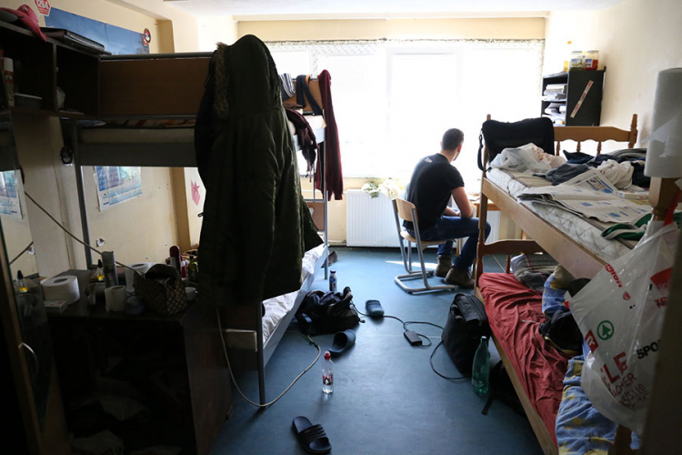 Studenti razočarani: Sanacija uništenih soba nije ni počela