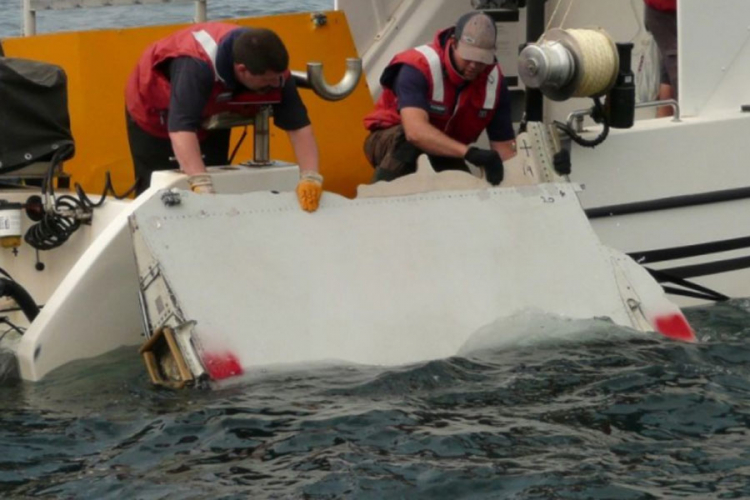 Australijanac tvrdi da je pronašao olupinu MH 370: Na njoj su rupe od metaka