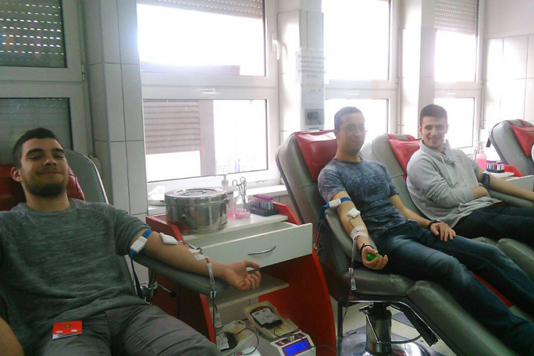 Završena proljećna akcija dobrovoljnog davanja krvi: Ispit humanosti položilo 400 učenika