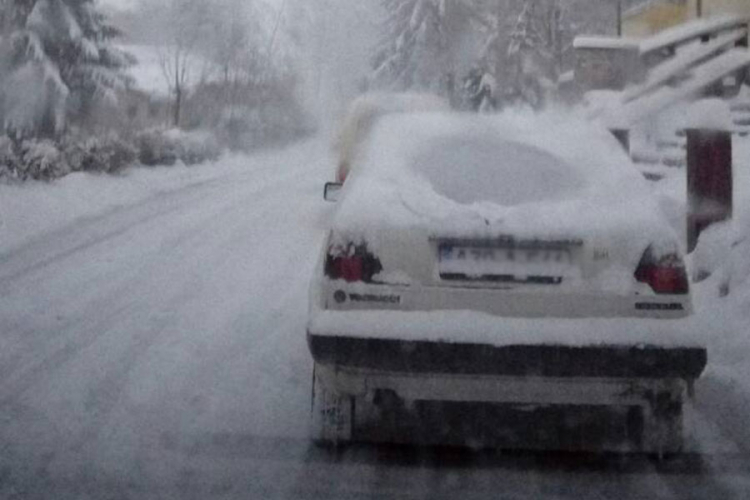 Snijeg izazvao haos u saobraćaju, 30 udesa u Sarajevu