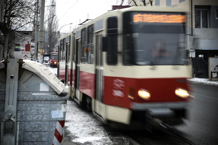 Nesreća u Beogradu, muškarac podletio pod tramvaj
