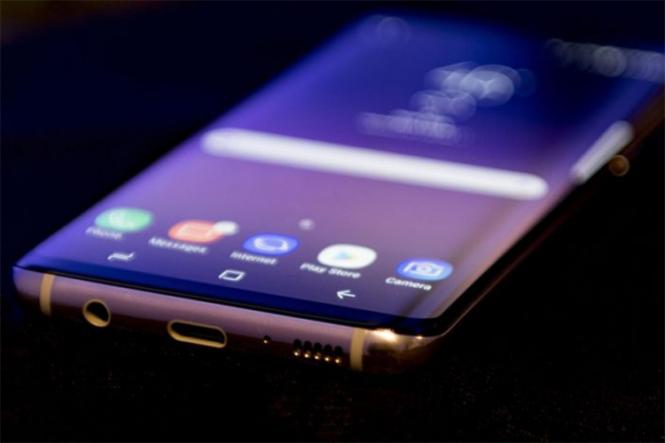 Samsung patentirao dizajn telefona sa izrezom i punim ekranom