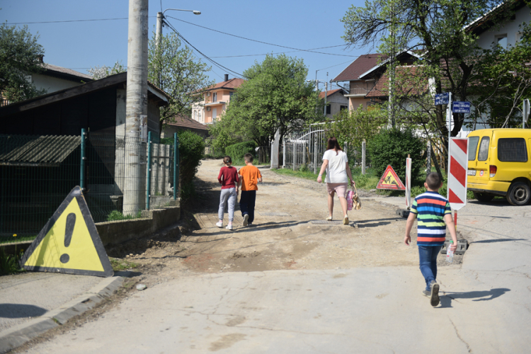 Nezadovoljni mještani traže sanaciju cijele ulice Davida Štrpca