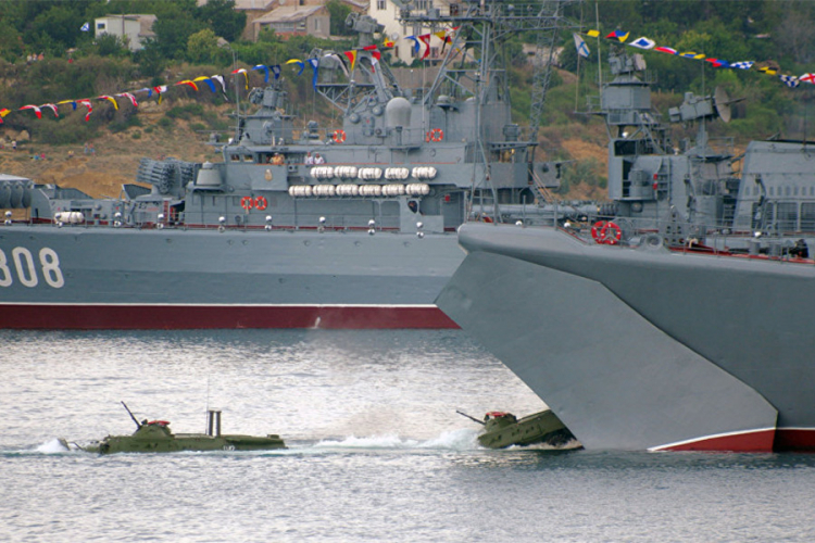 Gomilanje u Sredozemnom moru: Dva ruska broda uplovila u Mediteran