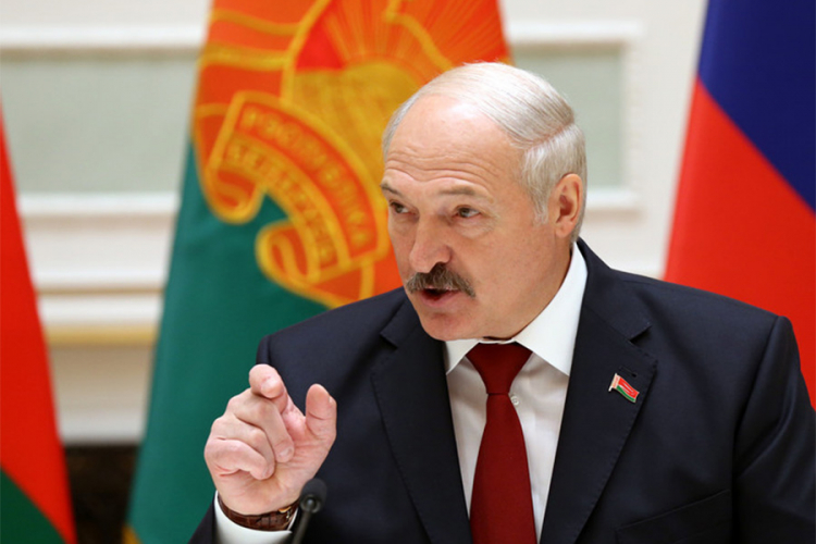 Lukašenko unapređuje ustav, "inače će biti kao u Jermeniji"