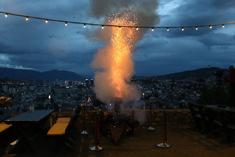 Top sa sarajevske Žute tabije označio početak mjeseca ramazana