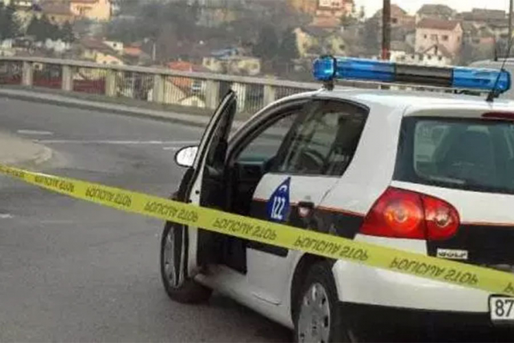 Pronađeno vozilo za koje se sumnja da je korišteno u napadu na policajce