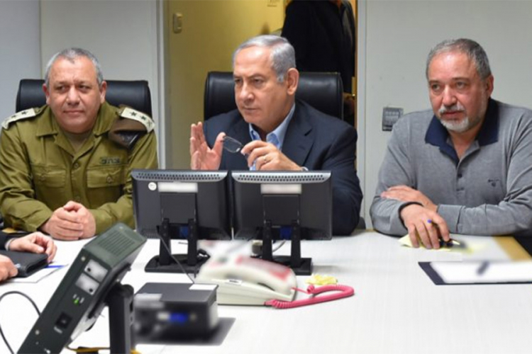 Sastanak članova vlade Izraela u podzemnom bunkeru u Jerusalimu