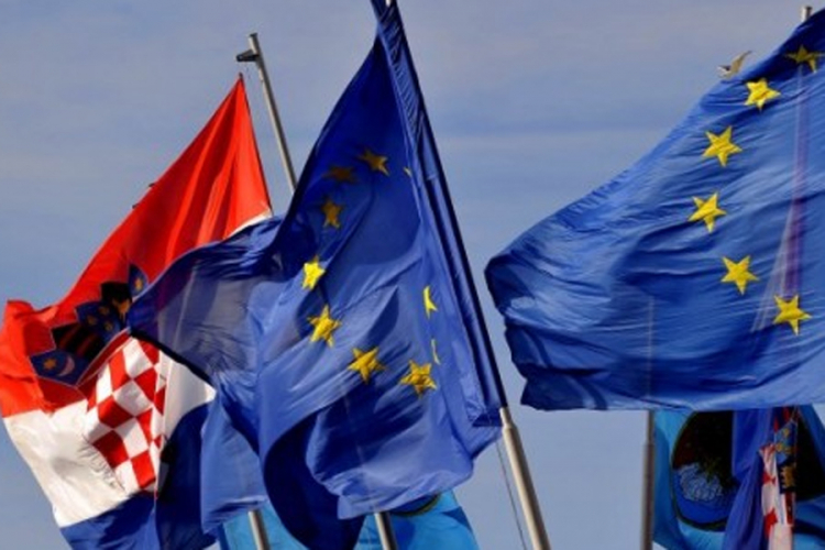 "EU da izbaci Hrvatsku iz članstva ako ne povuče diskriminatorski zakon"
