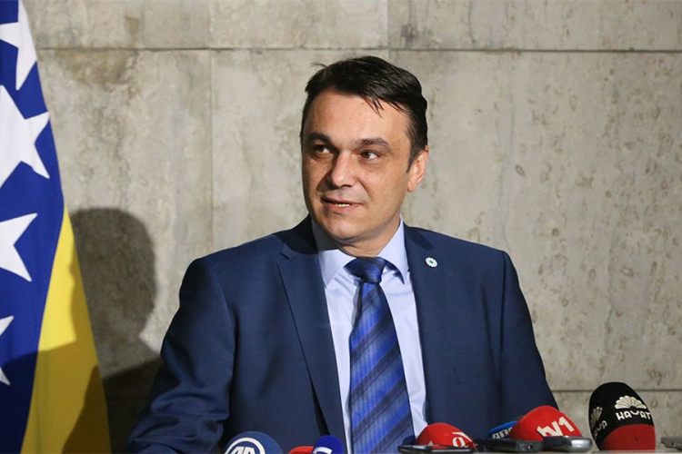 Ahmetović objavio kandidaturu za potpredsjednika RS