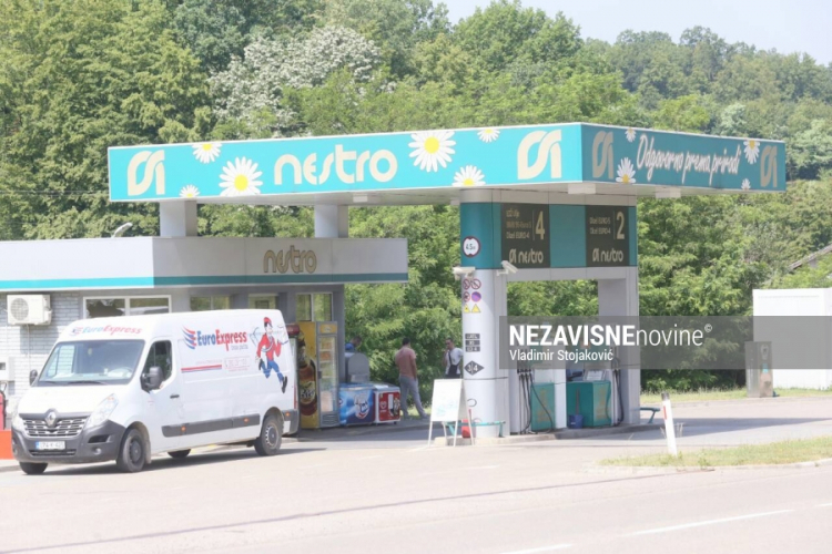 Detalji pljačke benzinske pumpe kod Laktaša: Alarm uplašio lopova pa izgubio cigarete