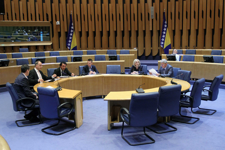 Žestoka rasprava u Ustavno-pravnoj komisiji zbog paušala