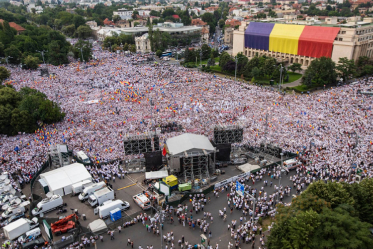 Demonstranti upali u zgradu rumunskog Parlamenta