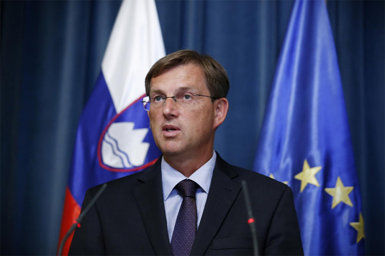 Cerar privremeno odložio odluku o tužbi protiv Hrvatske
