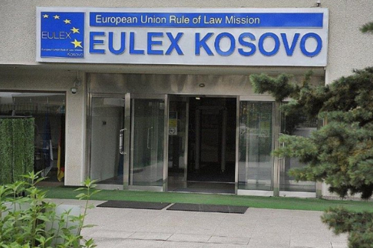 Napadnut Albanac u Kosovskoj Mitrovici, kamenovano vozilo EULEX-a